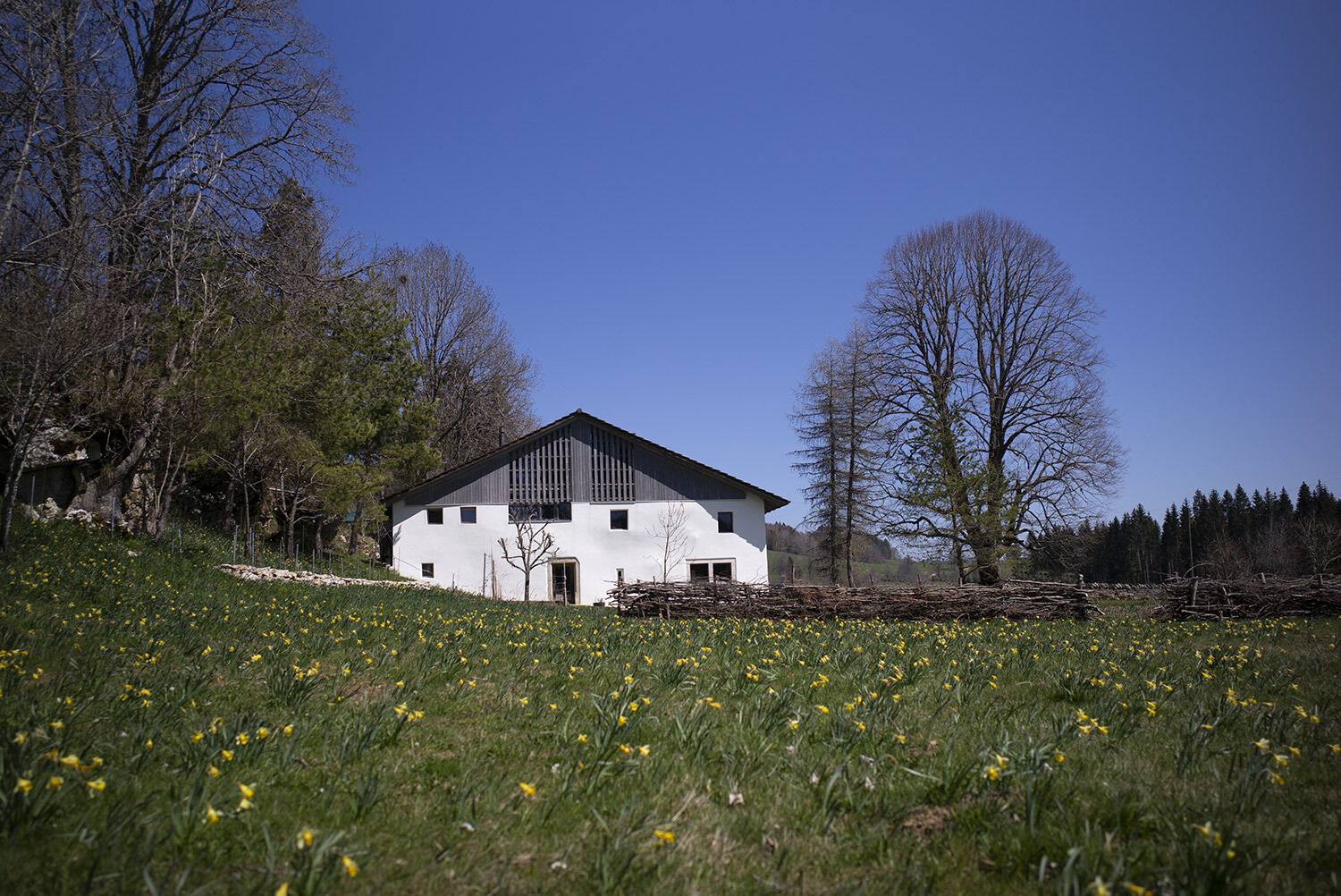 no5-chambre.hote-jura-franches-montagnes-exterieur-01.jpg