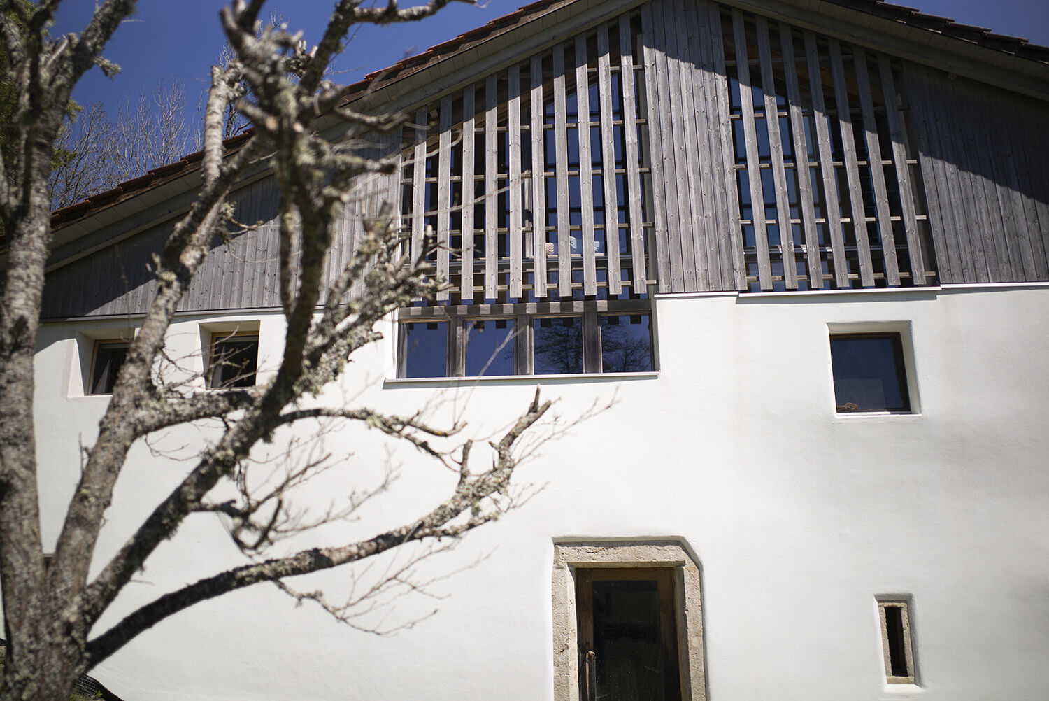no5-chambre.hote-jura-franches-montagnes-exterieur-02.jpg
